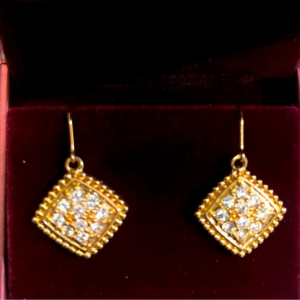 Gold earrings